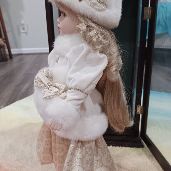 1999 Camellia Garden Collection 16" Porcelain Doll in Wood and Glass Case - Picture 4 of 8